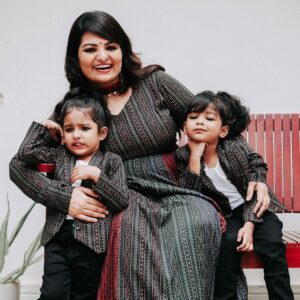 Sandra Thomas Instagram - ഞാനും എന്റെ തങ്കകൊലുസും 

📷: @camlens_photography 
Makeup: @zara___makeover 

#mother #love #influencer #family #motherhood #baby #mothersday #momlife #father #mama #kids #happy #instagood #life #daughter #mommy #babygirl #instagram #children #beautiful #parenting #motherlove #cute #photography #kerala #mum #photooftheday #playful #supernaturalfamily #thankakolusu