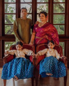 Sandra Thomas Instagram - La Familia 

Photography @a_isography
Styling @joe_elize_joy @styyledbyjoe
Make up @vikas.vks.makeupartist
Hair : @antony.k.x 
Styling assistant @_a.l.b.i.n @akshara_karimbil
Make up assistant @nikhil_vks
Saree @naithubysruthiprasanth
Jewellery @kaya_online_
Kids outfit @awwawa__
Blouse construction @bandhan_my_boutique

#birthday #themebased #ootd #traditional #supernaturalfamily -#thankakolusu #girls #twins #trending #birthdaywishes #mygirls #parenthood #motherhood #fatherhood #blessing
