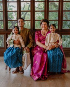 Sandra Thomas Instagram - La Familia 

Photography @a_isography
Styling @joe_elize_joy @styyledbyjoe
Make up @vikas.vks.makeupartist
Hair : @antony.k.x 
Styling assistant @_a.l.b.i.n @akshara_karimbil
Make up assistant @nikhil_vks
Saree @naithubysruthiprasanth
Jewellery @kaya_online_
Kids outfit @awwawa__
Blouse construction @bandhan_my_boutique

#birthday #themebased #ootd #traditional #supernaturalfamily -#thankakolusu #girls #twins #trending #birthdaywishes #mygirls #parenthood #motherhood #fatherhood #blessing