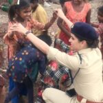 Sanya Malhotra Instagram - Poshampa bhai poshampa Kathal kaand mein kya hua Do chamachamate hue Kathal churaye ab toh jail mein jana padega 🍈🍈💚💚 Thank you so much for the love everyone 🥹💚 @anantvjoshi @yashowardhanm @guneetmonga @ektarkapoor @achinjain20 @shobha9168 @ruchikaakapoor @ashokmishraa40 @vijayraazofficial @rajpalofficial @imsarafneha @govindpandey07 @buntyshashi @guchagurpal @netflix_in @Sikhya Panihar