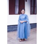 Saranya Mohan Instagram - May you have a day filled with kind words, positive thoughts, happy people, and beautiful moments. Have a very great day today.❤❤ 👗 @laagire