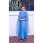 Saranya Mohan Instagram - May you have a day filled with kind words, positive thoughts, happy people, and beautiful moments. Have a very great day today.❤❤ 👗 @laagire