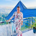 Sarayu Mohan Instagram - Tired,sick yet smiling since I woke up to a beautiful morning ❤️ Wearing comfy wear from @violet_surplusboutique Location @lovehills_resort Kalvari Mount 'കാൽവരി മൗണ്ട് '