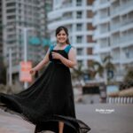 Sarayu Mohan Instagram - @shutter__magic_photography @sarayu_mohan 🖤💙✨ @meeramax_makeupartist_ @tvisha_designz . . . #sarayumohan #actress #photoshoot #2023 #sarayu #malayalam #malayalamfilmindustry #amma #trending #kochidiaries #kochigram #latestfashion #sarayú #sarayumohan😍 #sarayumohancelebrityshoot #kochimetro #kochi #black #fashionstyle #shuttermagicphotography