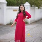 Sarayu Mohan Instagram - Going bright today Ranipink A line frock from @lepapillonkochi5 ♥️ Click @_story_telle__r Hugs @meeramax_makeupartist_