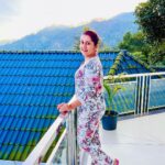 Sarayu Mohan Instagram - Tired,sick yet smiling since I woke up to a beautiful morning ❤️ Wearing comfy wear from @violet_surplusboutique Location @lovehills_resort Kalvari Mount 'കാൽവരി മൗണ്ട് '