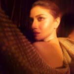 Sauraseni Maitra Instagram - Gold dust 💫✨ #gold #goldust #outtakes #bts #sareenotsorry