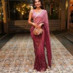 Seerat Kapoor Instagram - @siimawards 💕 Saree & Clutch: @bhumikagrover Jewellery: @divinuscreations Stylist: @baldankita 📸 @artistrybuzz_