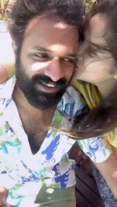 Shafna Instagram - Eppothum nee thaane nenjilirukkeee…. ♥️♥️♥️

I wish I could freeze this moment and be with you this way forever!!! But yea I know life has to move on… and let’s move on like this!!! I wish you all the happiness in the world… and I’ll do whatever to make you the happiest…. ♥️😘 Love you ikkaaa… Happy Birthday @sajinsajin_ _ ♥️😘😘😘