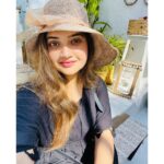 Shafna Instagram - The best version of you is in your hands!!!🤩 And they’re called Selfies!!🤪 Candids by @sajinsajin_ 👽 #travelphotography #timeofjoyandhappiness #lovetotravel #itcompletesme #goantime #goadays #loveandhappiness #moveyouforward #stayhappy #happyvibes