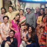 Shagun Sharma Instagram - Ending just the way we started it. With lots of happiness and Positivity. Sasural Genda phool 2 Wrap up. This show gave me the chance i was looking for, waiting for the longest time. Made sooo many special memories in such less time. I got to learn alot from each n everyone of you🥰❤️🤗 I made such amazing relations here i hope i am able to carry it forward for as long as possible 🤗😘 Lots of love to all ❤️❤️ @jaysoni25 Ill miss you the most, soecially irritating you!! N Leave the phone alone because anyway you dont reply 😛!! 🤣🤣👻👻 @supriyapilgaonkar You are adorable and u look damn cute 😘 @shrutiulfat i havent seen one person with the kinda energy like yours 🤗🥰 @ridtiwari You were the first person after Jay i spoke with and I was immediately Happy that i did 🥰😘 @soorajthapar you know it already that Ill miss the chocolates, toffees and Paneer sandwich but ill miss you for the caring nature the most. @anitakanwal_actor My Pahadi dadi the way we used to talk about Pahadi food and language🤗. Ill get some for you when my mom comes. @rupcam @rakeshkr_1144 Thankyou so much sir for Teaching me the things i didnt know, for helping me play Titli the way it was meant to be played. Ill always be grateful to you all 💞❤️ Lots of love 💞 Mumbai, Maharashtra