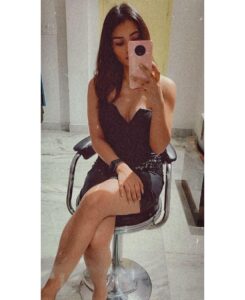 Shagun Sharma Instagram - Black is 🖤

#throwback #Shagunsharma #sonu #explorepage #trending #viralpost