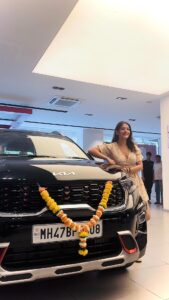 Shagun Sharma Instagram - Thankyou God 💜

I always dreamt of having my own car and today I finally came true.
Thankyou mom dad Gittu for being there and being supportive of me n my career.
This one if for the entire Family 
Love you and Wohooooooo !!!
@yaaneeabharadwaj  @sushmasharma04  n Paa Niranjan Sharma who is not on IG. 

So damn Happy 
💜🧿