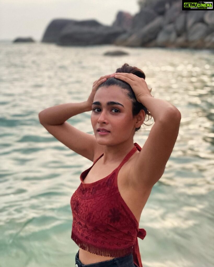 Shalini Pandey Instagram - High tan Standards ✌🏽 #beachlife #waterbaby