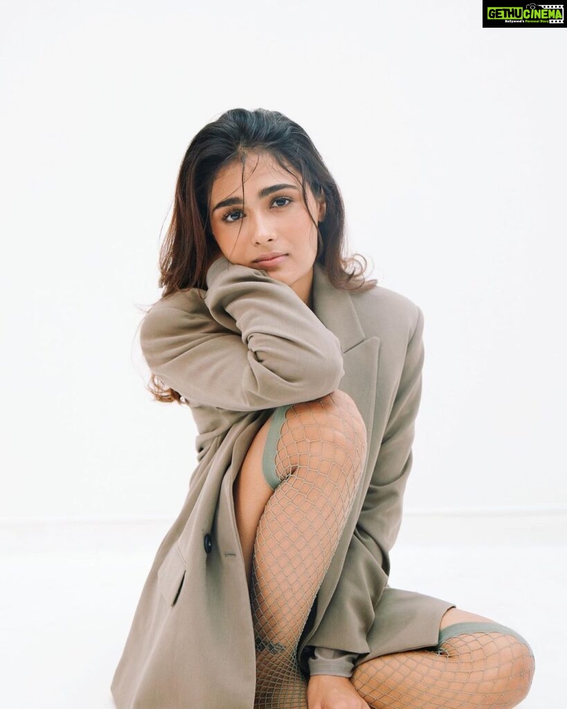 Shalini Pandey Instagram - Freeeeeee 🕊️