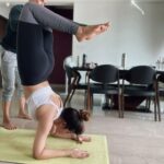 Shama Sikander Instagram - There’s nothing better than starting my practice again…..🙏🏻😇🧘‍♀️ . . . #practice #yoga #motivation #happyme #breathe #shamasikander