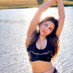 Shama Sikander Instagram - Second last day of the year couldn’t hv been better…. Thank you life for filling it with so much joy, love, laughter and perfection ♥️😍 I’m in awe of you ….🙏🏻😇😇😇