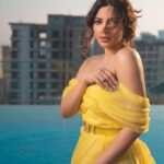 Shama Sikander Instagram - Aaj jane ki zid na karo💛💛 Wearing:- @zuhairmuradofficial Jewellery:- @argentumbeyou Make up & Hair:- @symone.neilson_mua_hair Photographer:- @deepak_das_photography . . #reelsinstagram #reelitfeelit #makeup #filmfare #outfits #influencer #instafashion #shamasikanderreels