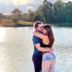 Shama Sikander Instagram - Second last day of the year couldn’t hv been better…. Thank you life for filling it with so much joy, love, laughter and perfection ♥️😍 I’m in awe of you ….🙏🏻😇😇😇