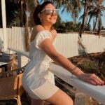 Shefali Jariwala Instagram - In a sunset state of mind… #sunset #lover . . . #sunshine #sunshinetherapy #vacaymode #goodvibes #chillmode #relax #sunsets #love #tgif #fridayfeels #instamood #picoftheday #potd #goa #goadiaries #travelgram #wanderlust #lostinparadise Titlie