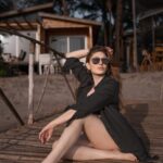 Shefali Jariwala Instagram - No #mondayblues ! #mondaymood . . . #mondayvibes #sunnyday #nomondayblues #ootd #beach #love #instapic #somewheresunny #somewhereitsalwayssummer