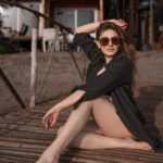 Shefali Jariwala Instagram - No #mondayblues ! #mondaymood . . . #mondayvibes #sunnyday #nomondayblues #ootd #beach #love #instapic #somewheresunny #somewhereitsalwayssummer