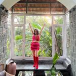 Shenaz Treasurywala Instagram - I fell in love 🥰 with Munnar. It was my first time there and I was surprised how cool the temperatures were compared to kochi. It’s so green too!!! I hear it’s even prettier in the rain ☔️ Also, if there’s one thing I love more than staying in a beautiful villa, it’s a beautiful villa surrounded by tea gardens and cardamom fields 🍃🫖 But if that isn’t your thing, the waterfalls and the incredible views will surely steal your heart It’s time to start planning your trip to 📌Munnar, Kerala Suggestion go to @bookingcom_india That’s how I booked this entire trip.