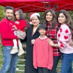 Shilpa Shetty Instagram - The best kind of Christmas is celebrating and spending this precious time with family at home and this year is special as it’s a first for Samisha. All I wish is to keep the child within us alive… always 🌟🎄🧿 Thankyouuu @grazing_girls for all the help with the wonderful and scrumptious spread! 😍 #Christmas #londondiaries #familytime #holidays #gratitude #blessed #foodcoma
