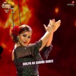 Shilpa Shinde Instagram - Shilpa ke iss khoobsoorat performance ko aap kitne marks doge? ✍🏻☺️ Dance ke saath entertainment mein bhi hai yeh maahir. Dekhiye #JhalakDikhhlaJaa har Sat-Sun, raat 8 baje, sirf #Colors par. Anytime on @voot @shilpa_shinde_official