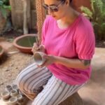 Shilpa Shinde Instagram – 💫🤎

#reelsinstagram  #funtimes #enjoylife  #ShilpaShinde #Shilpians #trending #comedy #explorepage #Monday #mondayvibes  #art #pottery #bolnahalkehalke #trendingsongs #trendingreels #instareels #karjat #karjatfarmhouse