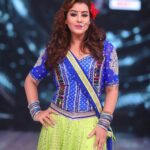 Shilpa Shinde Instagram - 💙💚💙💚 Don't miss watching us on Jhalak Dikhhla Jaa every Sat-Sun at 8 pm on #Colors @nishchal08 @colorstv Lovely outfit 👗by very talented @iamkenferns 😍 #JhalakDikhhlaJaa #JhalakDikhhlaJaa10 #JDJ #JDJ10 #ShilpaShinde #danceshow #realityshow #up #bihar #dance #Funtimes #bts #bhojpuri #saturday #saturdayvibes #uttarpradesh #songs #upbiharlootne