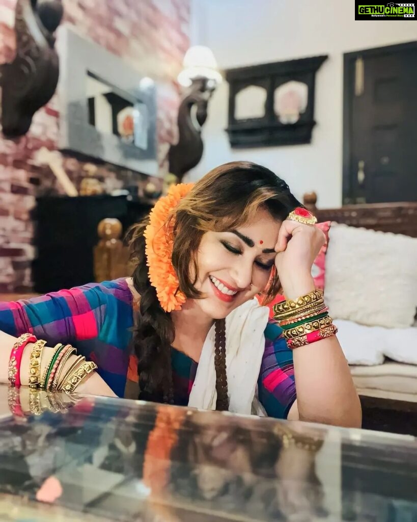 Shilpa Shinde Instagram - 🤍❤🤍❤ #ShilpaShinde #goodmorning #saturday #saturdayvibes #trending #picoftheday #saree #sareelove #southindiansaree #funtimes #saturdaymood