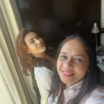 Shilpa Shinde Instagram - 💛🤍 #shilpashinde #goodmorning #funtimes #enjoy #picoftheday #mondayvibes #monday Jaipur PinkCity