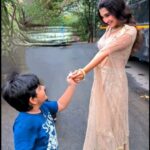 Shiny Doshi Instagram - Smile, happiness looks gorgeous on you .. I will try my little bit to make this happen with my innocent efforts... Love you shiny dii...😘😘 . . . . . #love #innocent #childhood #friendship