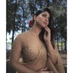 Shivani Narayanan Instagram - Rose Woman 🌹 @sathish_photography49 @mayon_by_subhathracouture @ratnamakeupartist @shamini_shankar_official