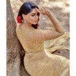 Shivani Narayanan Instagram - Some that glitters are gold . @shamini_shankar_official @sathish_photography49 @ratnamakeupartist @mayon_by_subhathracouture