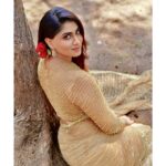 Shivani Narayanan Instagram - Some that glitters are gold . @shamini_shankar_official @sathish_photography49 @ratnamakeupartist @mayon_by_subhathracouture
