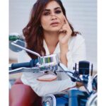Shivani Narayanan Instagram - 🏍️🤍 @shamini_shankar_official @sathish_photography49 @ratnamakeupartist