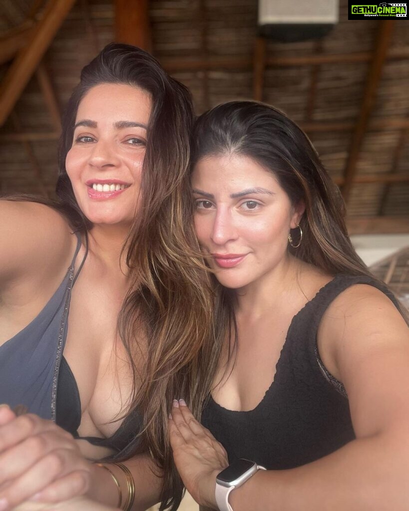Shonali Nagrani Instagram - I cannot imagine life without you @karishmakotak26 . I love you my soul sister;) Having you in my life is one of the best decisions I’ve ever made . Sending you so much love and kisses and hugs and success and good fortune and hugs and wishes of a lifetime of happiness . . Happy Birthday my girl:) . You are simply awesome and I am blessed to have you in my life . #itskksbirthday #girlfriend #soulsisters #birthdaygirl #loveyou