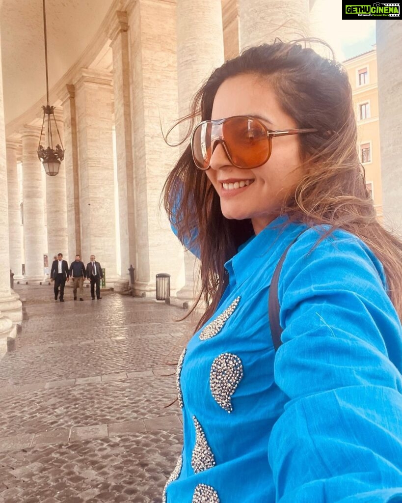 Shonali Nagrani Instagram - Nothing really prepared me for the sheer magnificence of the Vatican City. In love:) #vaticancity #vatican #rome #travel #solotravel #vaticanarmy #travelgram #travel #vacation