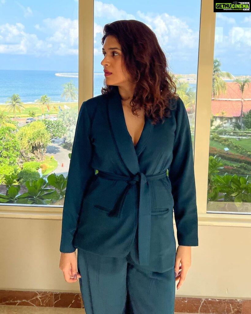 Shraddha Das Instagram - Colombo diaries…continued.. In @saangi_pret 💙 📸 @krishnatejah #colombo #ballys #shraddhadas Colombo, Sri Lanka