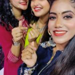Shreya Anchan Instagram - Coz we are beautiful💃💞 Makeup: @haripriyamakeupartist Outfit: @jyotishdhiwakar.vastramvesture #shreyaaanchan #shreya #rajini #preetha #subiksha #subikshakaya #preethasuresh #preethareels #preetha_suresh21 #instagramreels #reelsinstagram #trending #rajiniserial