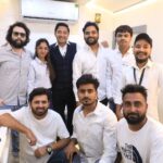 Shreyas Talpade Instagram – The entire team in white, in a white van, with white colored AC …and guess what…this was not planned. When the team thinks in the same direction as one big family the outcome is always all 🤍

PS. Don’t miss the white remote and white bottle on the white colored table 😝

#backstage #dreamteam