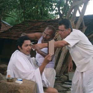 Shreyas Talpade Instagram - CIRCA 2004…The Hangman… Just before Iqbal released, I shot for this film The Hangman. Thank you Fahim for sending me these and it's like memories ka pitara he khol diya! 1. This was my first film with the legends Om ji and @gulshangrover ji. They took care of me like I was their son. We miss you Om ji 🙏. @smitajayakar_official ma'am played my mother, Nazneen played my love interest and the things I learned being on set with them helped strengthen my foundation. 2. It was Vishal Bhandari's directorial and what a young dynamic man he was….passed away a few years back and these pictures just make me miss him even more. 3. The wall you see was 4 floors high, not enough place to stand and back then without any harness I had to climb it and give a shot. It was my ‘director's vision’ and only I know how scary it looked from up there 🥴 I knew I could fall at the crack of a second. 4. Suhrudddd...my brother, my friend played my reel friend as well and then we went on to produce a film together...Baji! Hi @suhrudgodbole look…how you look 😁 5. And….as I write this I also remember very well that I almost killed a friend…Sagar…while shooting the action sequence in the film. He was unconscious for a while and I remember that day explicitly 🥲. All in all...this film has given me a lot. Bipinbhai, it’s time we made another one. #throwback