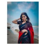 Shritha Sivadas Instagram - ⬅️swipe left , swipe right ➡️. Behind the photoshoot . Jewellery @lolstudiops ♥️ clicks 😎 #iphonography @pranavraaaj