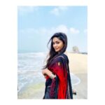Shritha Sivadas Instagram - ⬅️swipe left , swipe right ➡️. Behind the photoshoot . Jewellery @lolstudiops ♥️ clicks 😎 #iphonography @pranavraaaj
