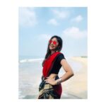Shritha Sivadas Instagram - ⬅️swipe left , swipe right ➡️. Behind the photoshoot . Jewellery @lolstudiops ♥️ clicks 😎 #iphonography @pranavraaaj