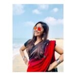Shritha Sivadas Instagram - ⬅️swipe left , swipe right ➡️. Behind the photoshoot . Jewellery @lolstudiops ♥️ clicks 😎 #iphonography @pranavraaaj