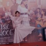Shriya Saran Instagram - Some fun BTS of our gorgeous Mary gracing the trailer launch event of #Musicschool #MusicSchoolMovie releasing in Hindi, Telugu and Tamil in cinemas on May 12! @shriya_saran1109 @sharmanjoshi #ilaiyaraaja @yaminifilms @paparaobiyyala @srivenkateswaracreations @pvrpictures @adityamusicindia @adityamusictamil @joinprakashraj @singer_shaan @mulay.suhasini @monaambegaonkar @bugskrishna @shrikanth_iyyangar @sutradharactors @imvaquarshaikh @gracy.goswami @ozu.barua @rohanroy_actor @vivaanmunoth @siddhiksha_childartist @karthikeyame @olivia_charan @aa.kalyani @khu_shisoni1905 @mokshapilli @deohanskiran @chinnilaljayaprakash @raagareddy @kmrajeev.nair @amrit.pritam_official @deba_chang @yaminibiyyala @vrsiddareddy @akshaybalsaraf @wallsandtrends @anilandbhanu @vamsikaka @sunnybakshiinmumbai @sanchitatrivedi @idhyamedia #ilaiyaraaja75 #ilaiyaraajamusic #musicschoolmovietelugu #musicschoolmoviehindi #musicschoolmovietamil