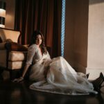 Shriya Saran Instagram - @shriya_saran1109 . Pc : @_dee_jay_r @deepak_vijay_photography Wearing @sithara_kudige @makeupbymahendra7 @priyanka_sherkar1 Jwellery @kushalsfashionjewellery